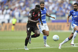 Cruzeiro vence Athletico-PR por 3 a 1 e acaba com invencibilidade