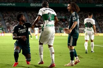 Cucurella pede ajustes táticos e elogia esforço de Vinícius
