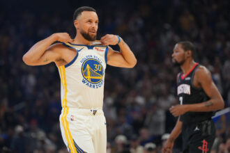 Curry assina extensão de 2 anos com Warriors e abre mão de US$ 20,7 mi