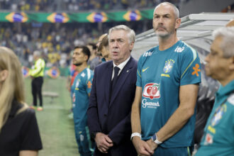 Empate com Austrália expõe falhas e complica plano de Ancelotti