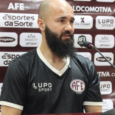 Fábio Rampi chega à Ferroviária como goleiro-artilheiro para a Série C