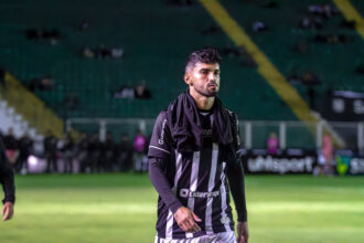 Figueirense remonta defesa e tem desfalques para confronto com o Barra