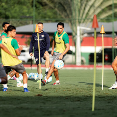Fluminense prioriza descanso no Rio e evita viagens por um mês