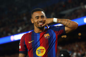 Gabriel Jesus iguala Rivaldo na Champions e sela vitória do Barça