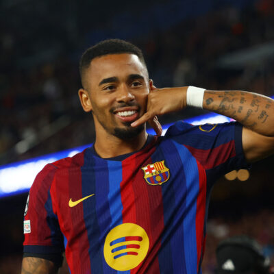 Gabriel Jesus iguala Rivaldo na Champions e sela vitória do Barça