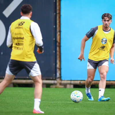 Grêmio enfrenta o Vitória no Barradão com desfalques e dúvidas