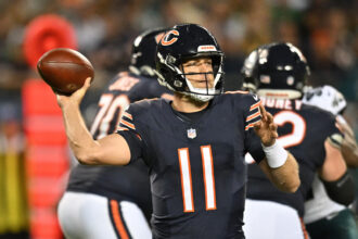 Keenum assume e lidera Bears em goleada por 27 a 7 sobre Eagles