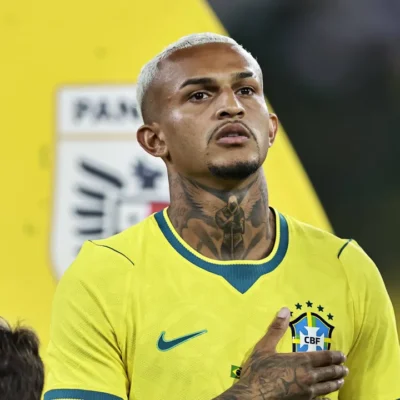Lesão afasta Wesley da Copa; lateral relata sofrimento e mira 2030