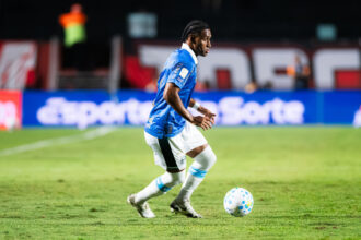 Luís Castro avalia opções do ataque do Grêmio contra o Vasco