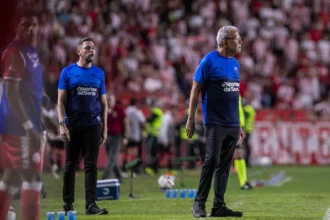 Náutico encara América-MG em BH para quebrar jejum de vitórias fora