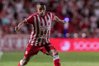 Náutico perde para América-MG; Arnaldo é ausência contra o Operário