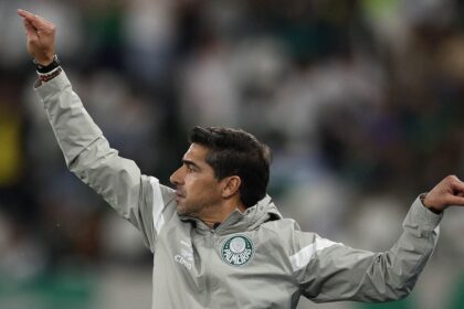 Palmeiras empata com Botafogo, perde liderança e terá desfalques