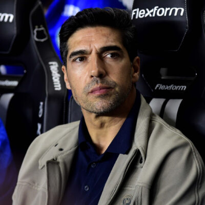 Palmeiras visita o Botafogo e quer manter liderança contra pressão