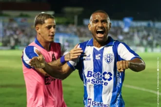 Paysandu precisa vencer Ferroviária na Curuzu para manter chances de acesso