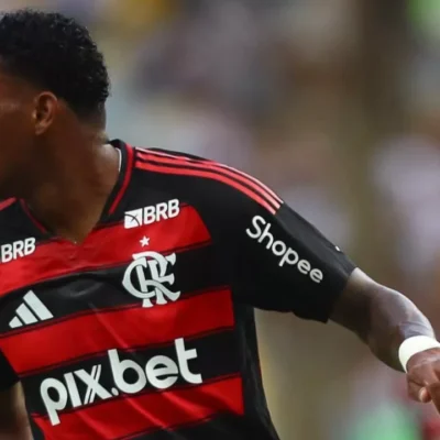 Plata treina com o elenco e pode ser opção do Flamengo contra o Santos