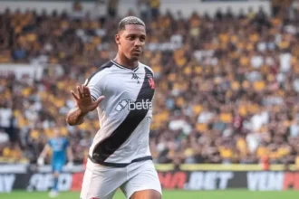 Polícia do ES investiga mensagem de jogador do Vasco com frase 'tem que matar um'