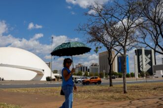 Outubro terá calor acima da média e chuvas irregulares