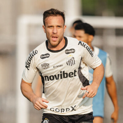 Santos acelera busca por três reforços para evitar o rebaixamento