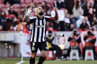 Santos amplia reação e derrota o Internacional por 3 a 2