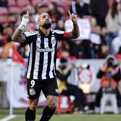 Santos amplia reação e derrota o Internacional por 3 a 2