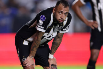 Santos derruba Atlético-MG na Vila e abre vantagem nas quartas