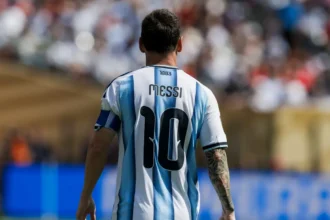 Scaloni mantém camisa 10 vaga até despedida oficial de Messi