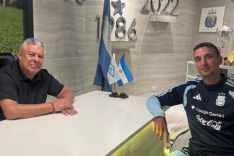 Scaloni se reúne com Tapia e abre negociações para renovar com a Argentina