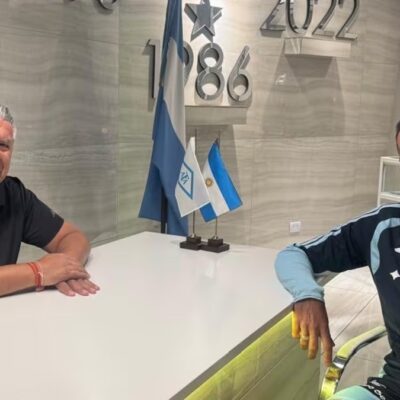 Scaloni se reúne com Tapia e abre negociações para renovar com a Argentina