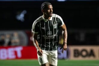 Sport fecha com o volante Fernando Sobral e aguarda exames