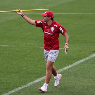 STJD suspende pena e libera Abel Ferreira para jogo contra Botafogo