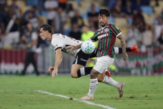 Vasco cria chances, falha e vê Fluminense vencer no Maracanã