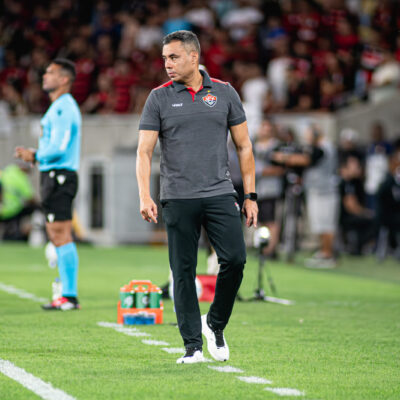 Vitória acumula quatro derrotas e se complica após eliminação na Copa do Brasil