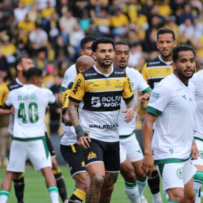 Willean Lepo vira dúvida e pode desfalcar o Criciúma contra Atlético-GO