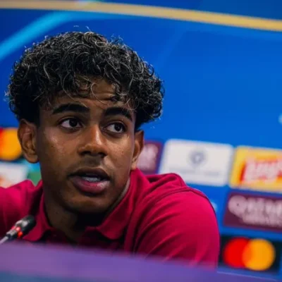 Yamal ironiza Dembélé e descarta campanha pela Bola de Ouro