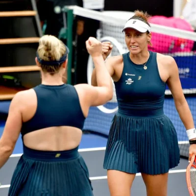 Dupla de Luisa Stefani avança às quartas do WTA 1000 de Pequim