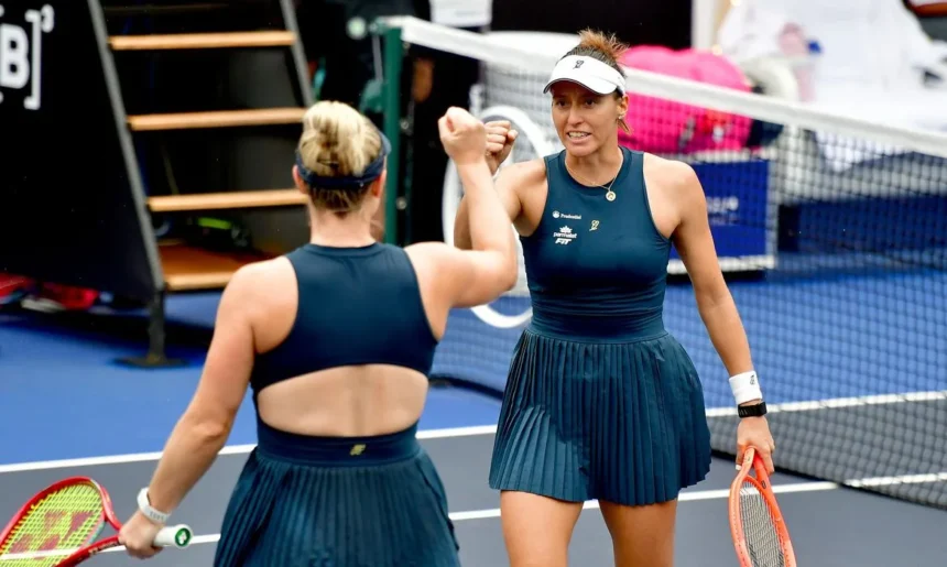 Dupla de Luisa Stefani avança às quartas do WTA 1000 de Pequim