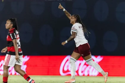 Fluminense vence Flamengo e abre vantagem na Copa do Brasil Feminina