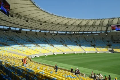 Justiça determina que Vasco e Boca Juniors joguem no Maracanã