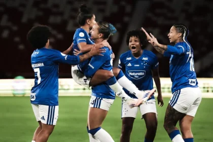 Libertadores Feminina: Cruzeiro resiste à altitude e vence na estreia