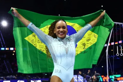 Rebeca Andrade conquista o tri no Mundial de Ginástica na Holanda