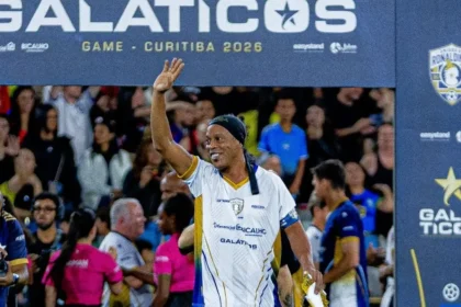 Ronaldinho Gaúcho anuncia volta aos gramados pelo italiano Ravenna