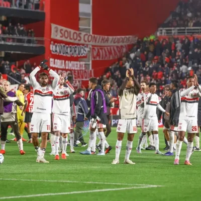 Sem chutar a gol na Argentina, Flamengo sobrevive na Libertadores