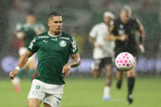 Abel cobra Paulinho e pede mais confiança após pênalti perdido