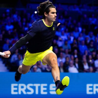 Alcaraz vence Khachanov e avança no ATP 500 de Viena