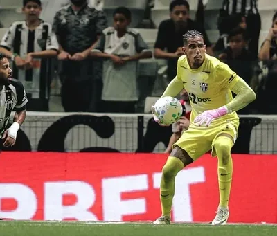 Atlético-MG bate Bragantino 1 a 0; Bernard marca e Delfim brilha