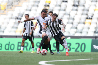 Atlético-MG garante vaga nas oitavas ao vencer Athletic por 2 a 1