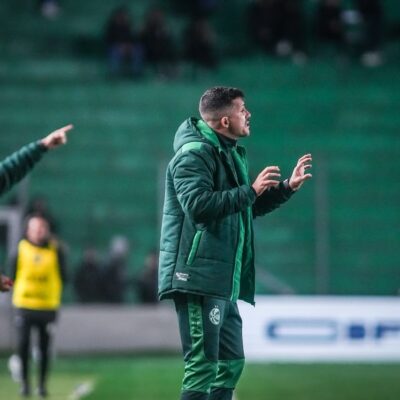 Barbieri exalta vitória por 3 a 0 sobre Operário-PR e quer seguir no Juventude