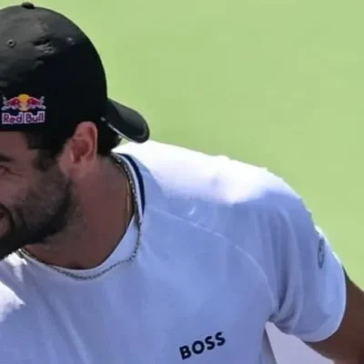 Berrettini vira e avança; Fery elimina Cilic e segue em Xangai