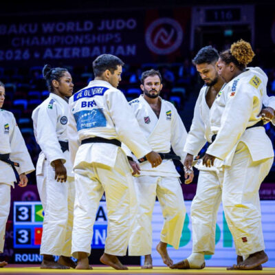 Brasil perde no desempate para a China; Beatriz Souza se lesiona