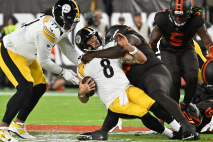 Browns viram e batem Steelers com field goal de 56 jardas no fim